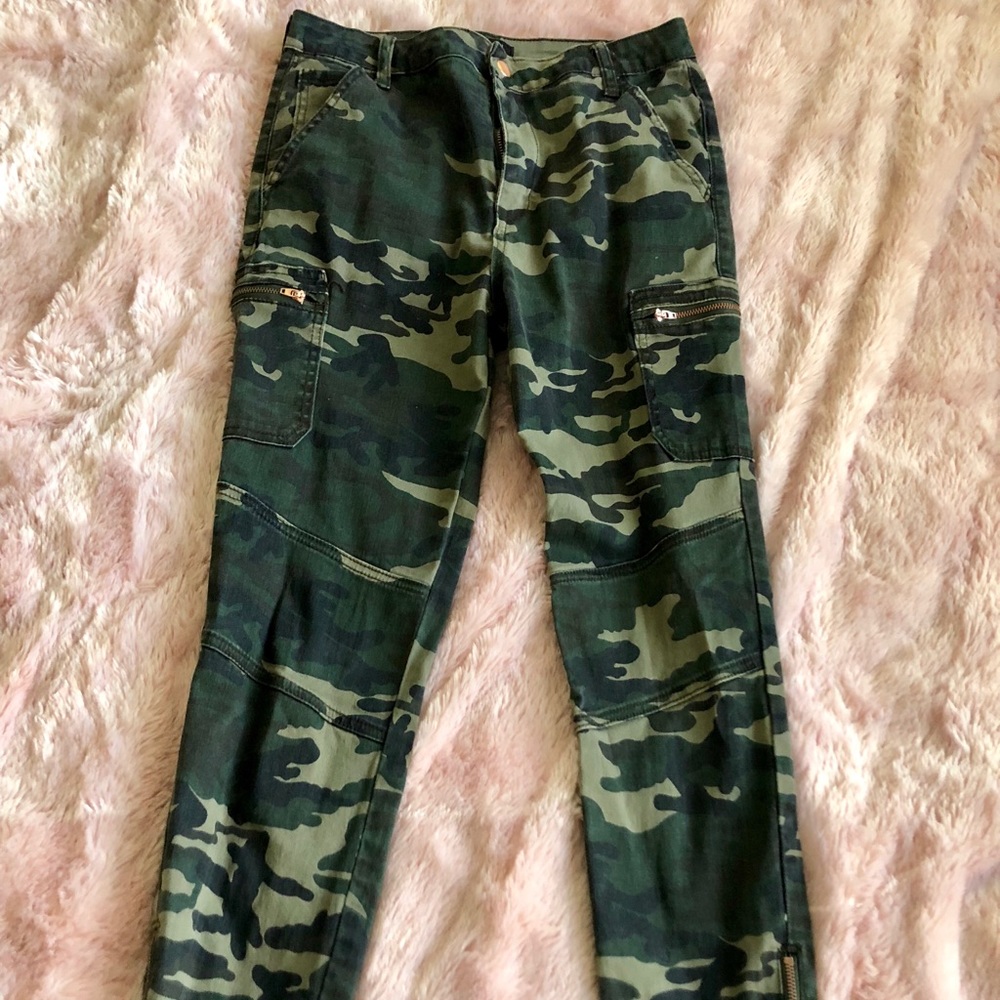 Camo Pants With Zippers